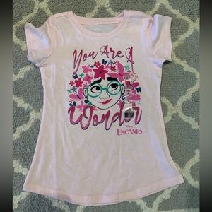 Girls size 6 Encanto shirt NWT